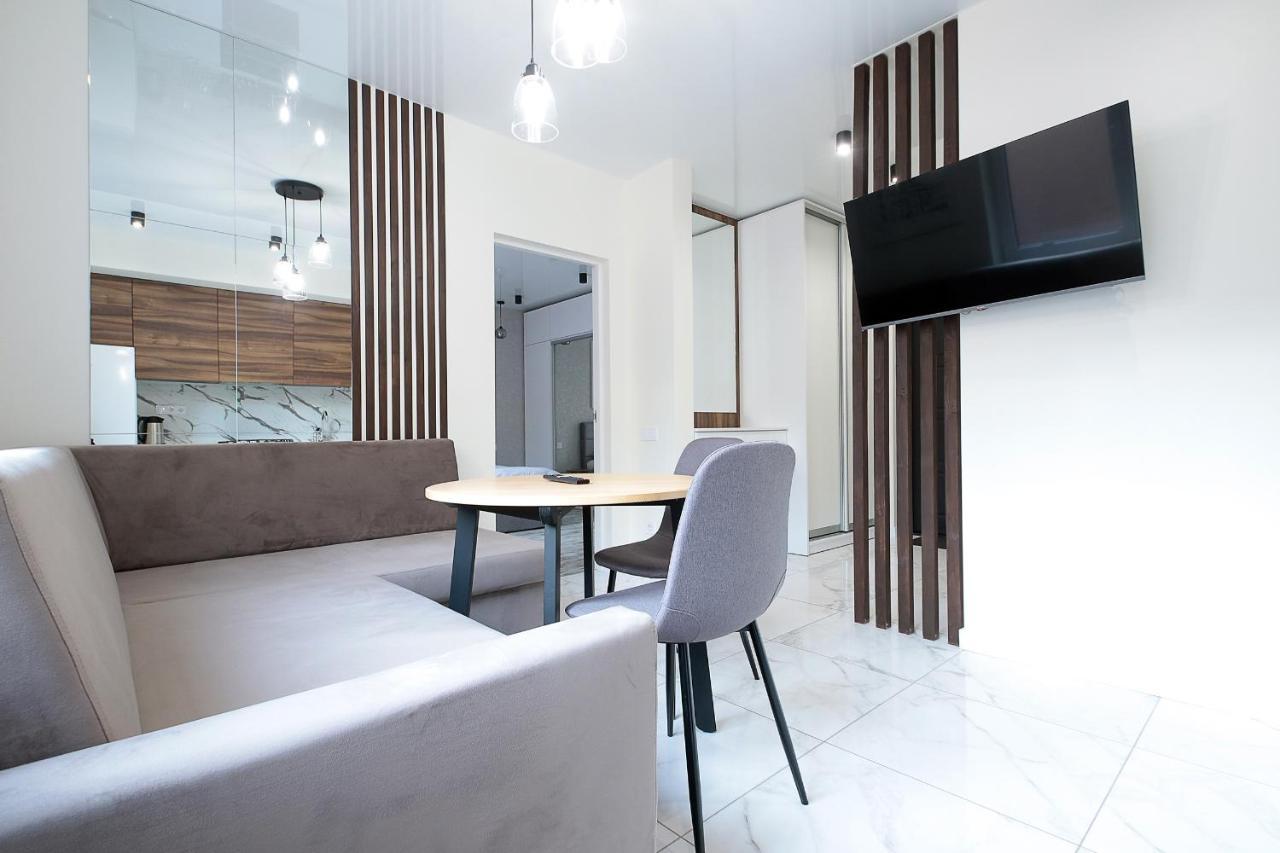 Apartamento Luxury Nest Lviv Center Exterior foto