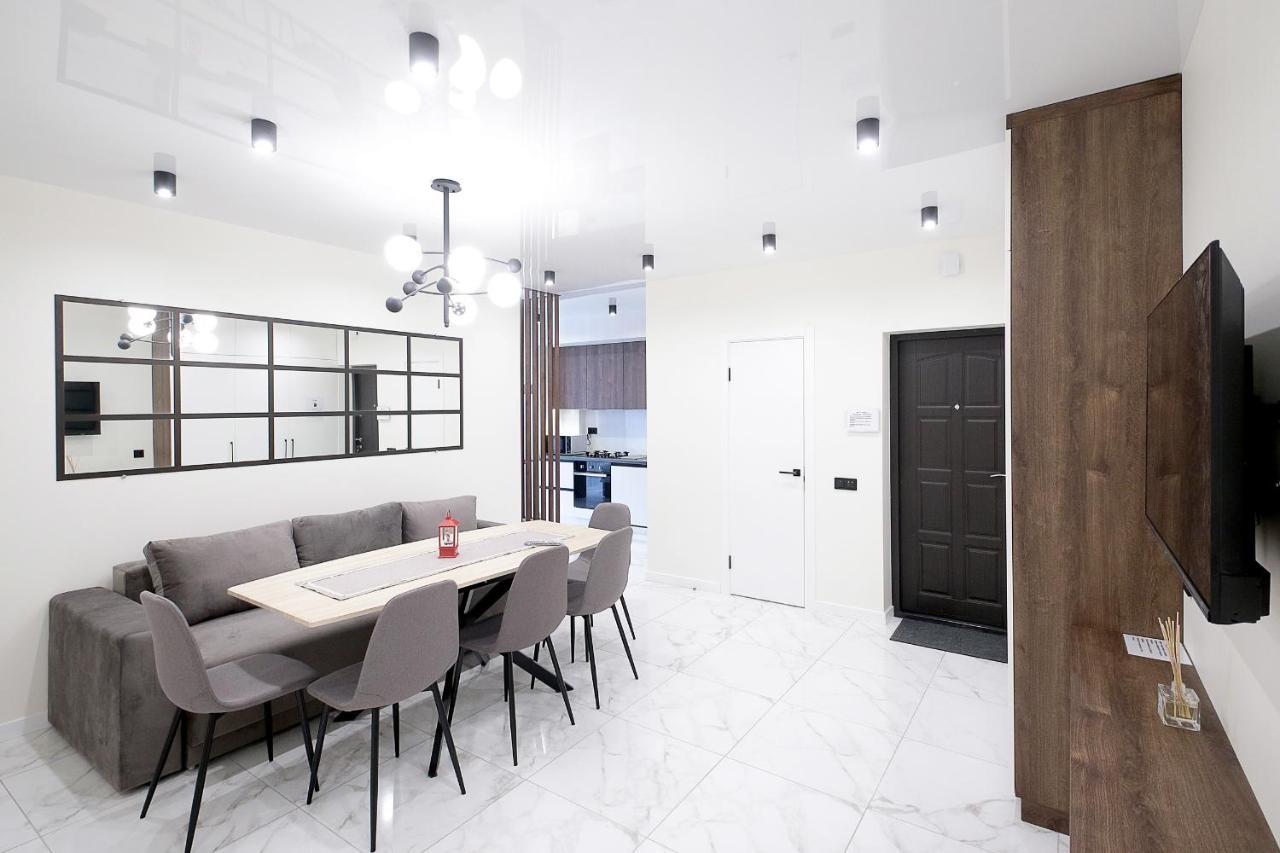 Apartamento Luxury Nest Lviv Center Exterior foto